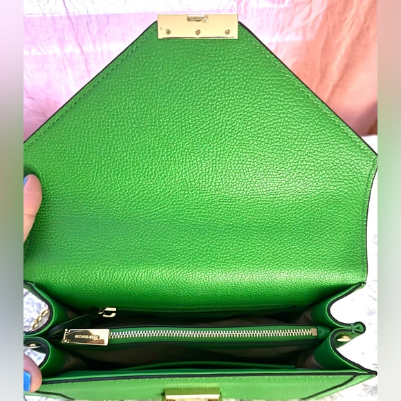 MICHAEL KORS NWOT Whitney Crossbody Bag and Dust Bag NEVER USED - Picture 2 of 4